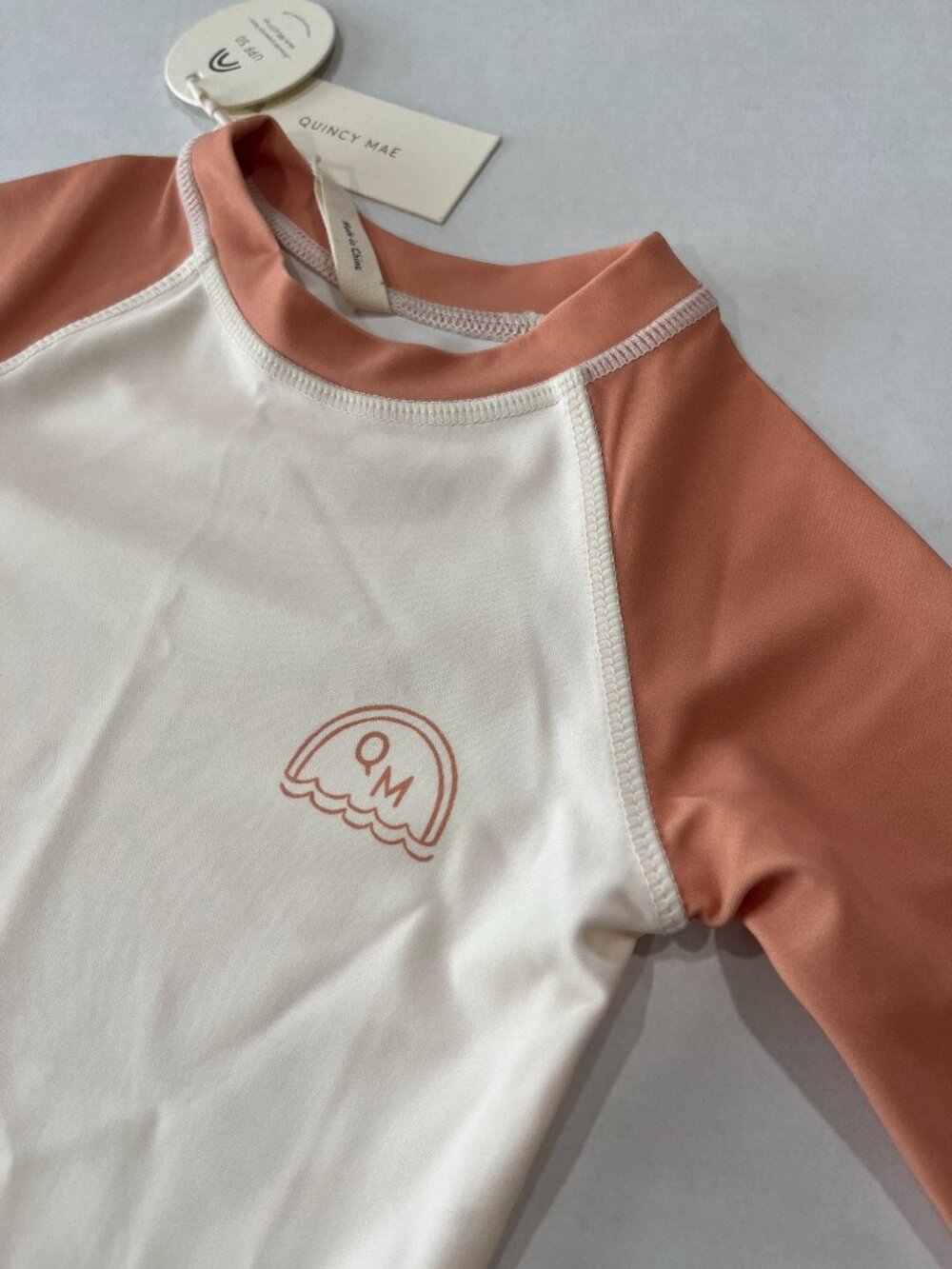 Boy - 12-18M - NWT Quincy Mae Rashguard in Natural & Melon